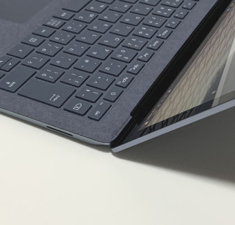 Surface Laptop 4 ヒンジ角度