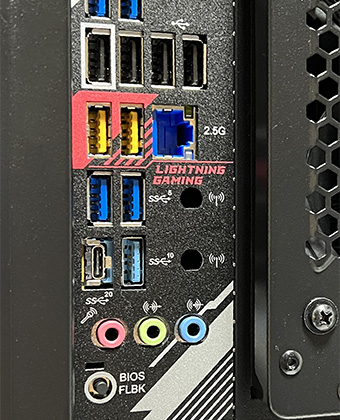 ASRock X670E PG Lightning の Lightning Gaming Port