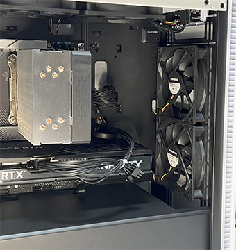 Lightning-G AV-Ti7W（Ryzen7 7700/RTX5060Ti 16GB搭載）前面内部