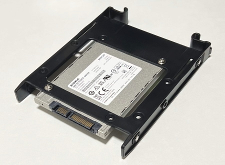 3.5インチマウンタに2.5インチSSDを装着